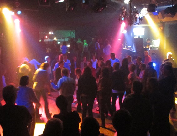 Musicland Party 12.0 in Restrup - Volle Tanzfläche in Restrup - (c) Gisbert Wegener 